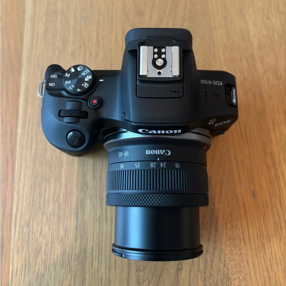 Canon EOS R100 camera - Picture 3 of 7